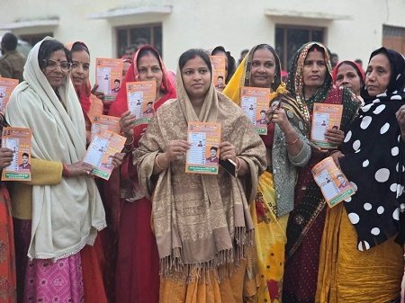 District Panchayat President Ayodhya Roli Singh targets Mainpuri MP Dimple Yadav