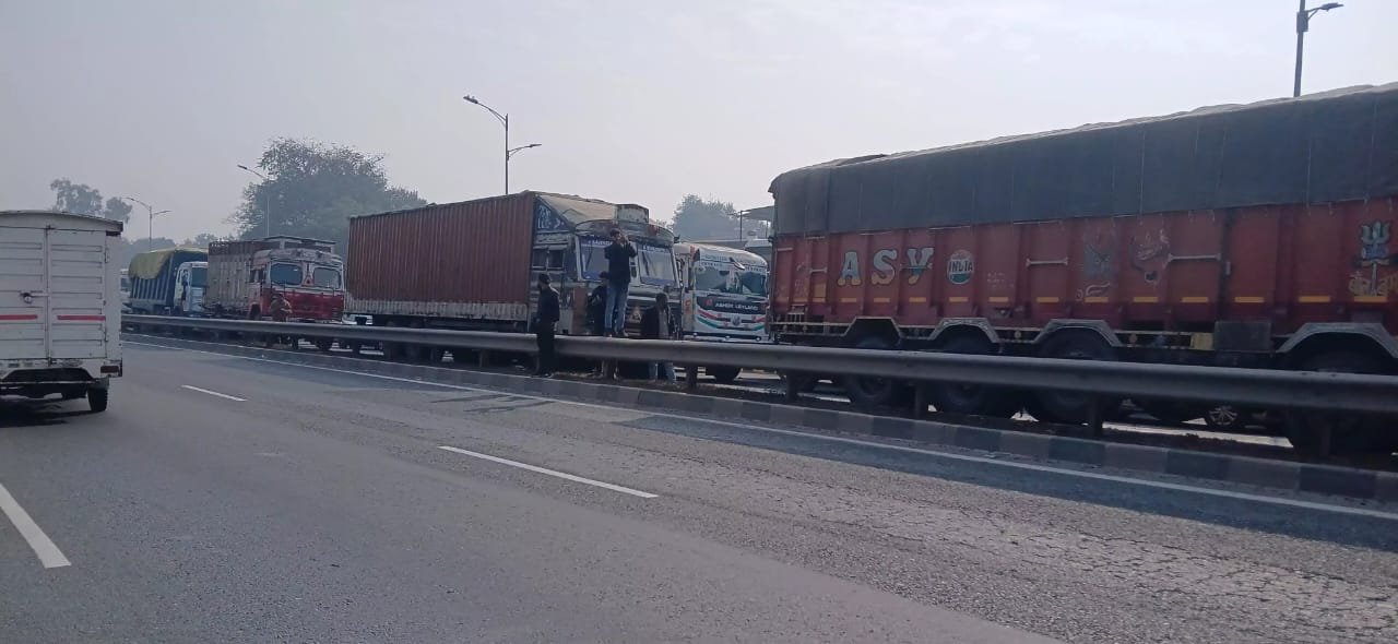 Traffic jam on Mauni Amavasya, queues of vehicles from highway to road, about 20 lakh devotees reached Kashi
