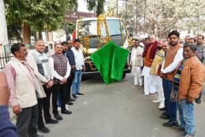 Seeing the crowd of devotees in Ayodhya, the city commissioner himself took charge