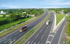 Container full of 25 cows caught on Purvanchal Expressway, driver absconding.