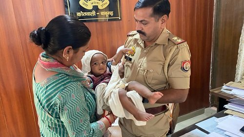 A 9-month-old girl was abandoned near Bagdpur flyover, police engaged in investigation