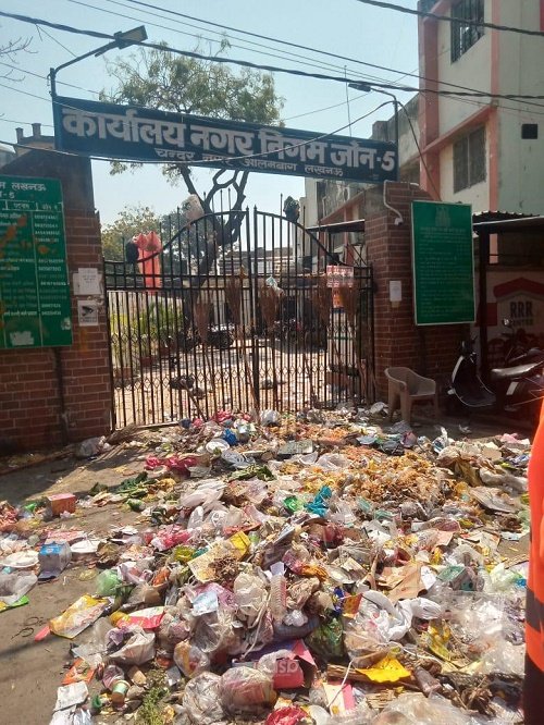 Unique demonstration by sanitation workers in Municipal Corporation Zone 5, sit-in protest against salary cuts