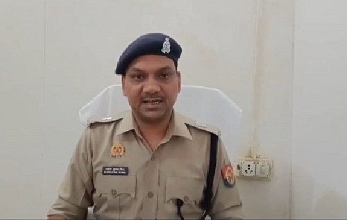 Bloody clash between two parties during prayers in the cemetery, heavy firing and stone pelting