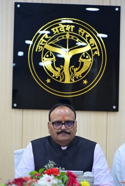 Tightening grip on 17 doctors of the state involved in private practice