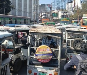 E-rickshaws have ruined the entire city, common people are troubled by traffic jams