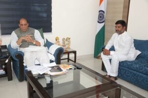 District Panchayat President representative Alok Singh Rohit met Defense Minister Rajnath Singh