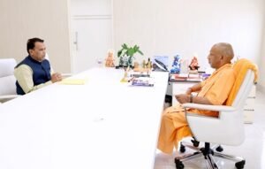 Minister Narendra Kashyap met Chief Minister Yogi Adityanath and received guidance