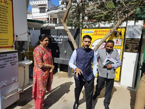 District Magistrate Visakh ji inspected the Government Girls Inter College located at Ziamau to review the arrangements in view of the board examinations.