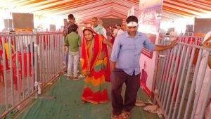 Disabled couple reached the Chief Minister's program, said - "Police is not giving us justice"