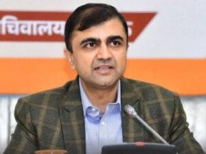 Chief Minister Yogi Adityanath takes a strong action against corruption, takes action against corrupt officials, 16 officials including IAS Abhishek Prakash found guilty