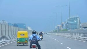 Weather will change again in Delhi-NCR, chances of rain for the next 2 days; winds will blow at a speed of 30 km