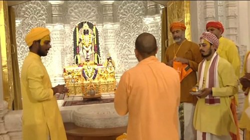 CM Yogi Adityanath reached the court of Ram Lalla in Ayodhya