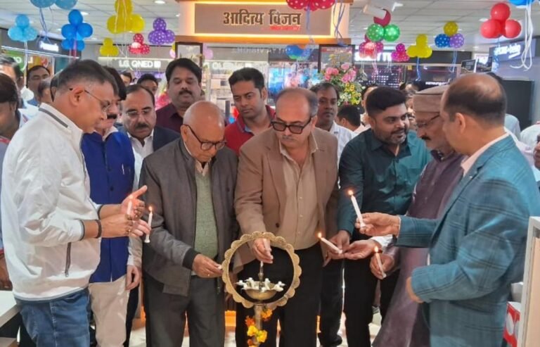Aditya Vision inaugurated six new stores simultaneously in Lucknow