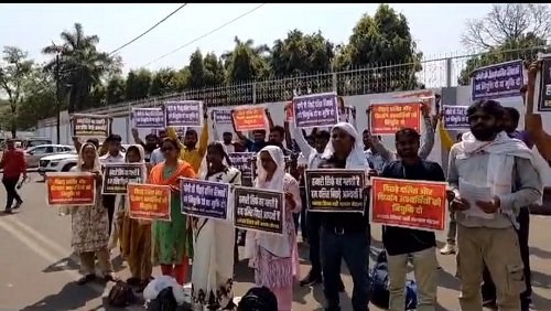 The Basic Education Minister's residence was cordoned off, teachers again raised their voices against the recruitment process that had been pending for years