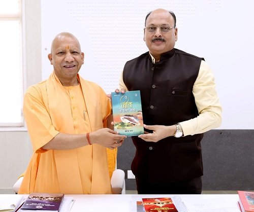 State Information Commissioner Virendra Singh Vats met Chief Minister Yogi Adityanath