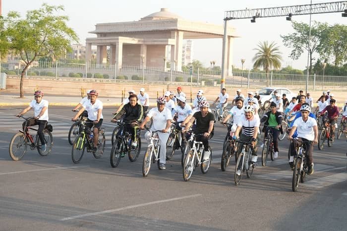 Fit India Sunday on Cycling program started, Union Minister rode a bicycle
