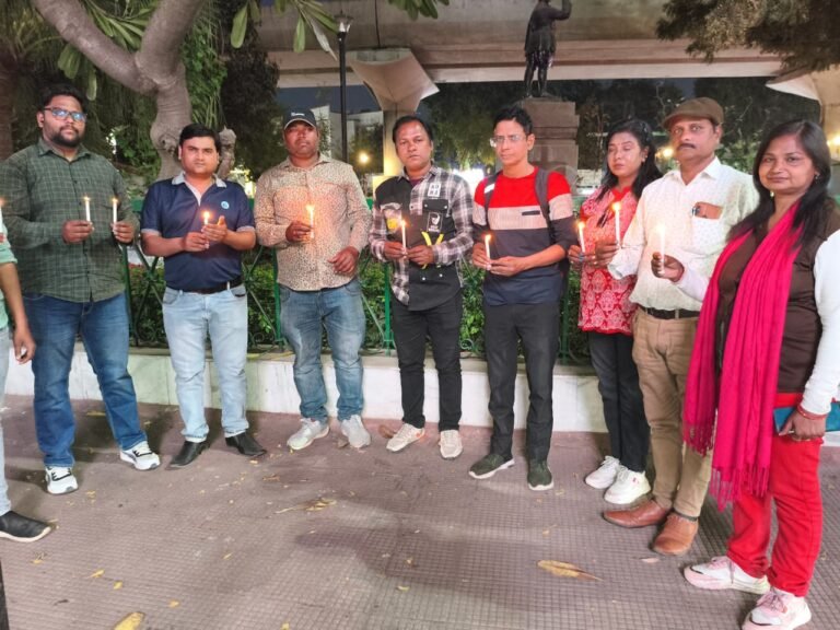 A peaceful candle march was organised by the Social Journalist Association and journalists in Lucknow to protest the murder of journalist Raghavendra Vajpayee.