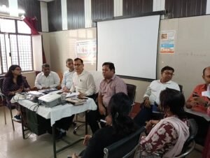 The Chief Medical Officer inspected the vaccination and goods of CHC B