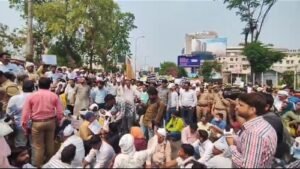 Protest against privatization of Purvanchal, Dakshinchal corporations, strong demonstration by electricity employees