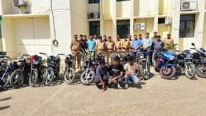 Hapur: Joint action by Pilkhuwa police station and SWAT team, inter-district vehicle theft gang exposed, 03 arrested