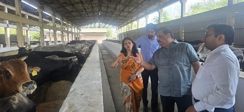 Divisional Commissioner Roshan Jacob inspected Kanha Upvan in the capital Lucknow