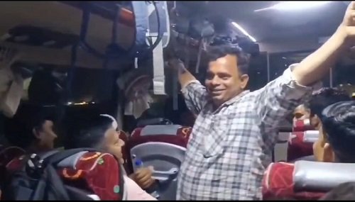 Bulandshahr: JE suspended for singing a song in the name of a female SDO, video goes viral