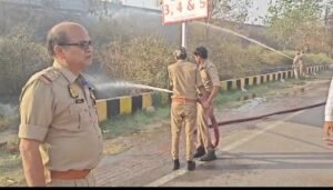 Fire broke out in the grass and stubble on the side of Shaheed Path in front of the Ekana Cricket Stadium.