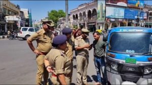 On the instructions of CM Yogi, checking campaign started against e-rickshaws and autos in the state, UP Police took the responsibility