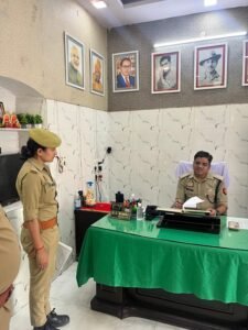 ADCP West did half-yearly inspection of Wazirganj police station, gave strict instructions