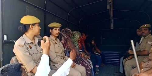 SP raided the sex racket's hideout, 9 women and 6 men arrested