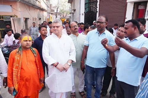 'City government at your door' campaign in Dr. Lohia and Narendradev wards