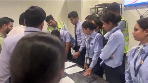 Passengers create ruckus at Lucknow airport over Indigo flight, angry over not getting luggage on time