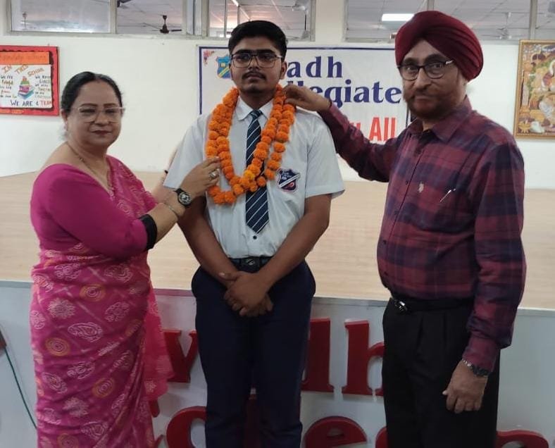 Avadh Collegiate student Bharat Yadav secured fourth position in Lucknow merit list
