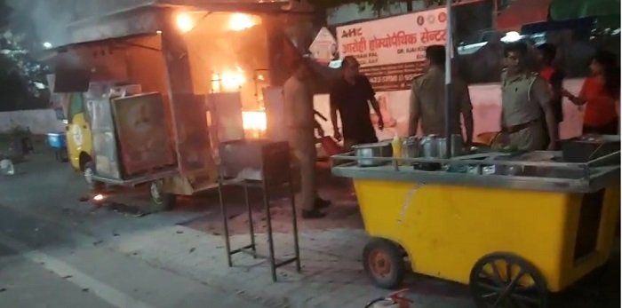 Gomti Nagar police saved a major accident from happening by risking their lives