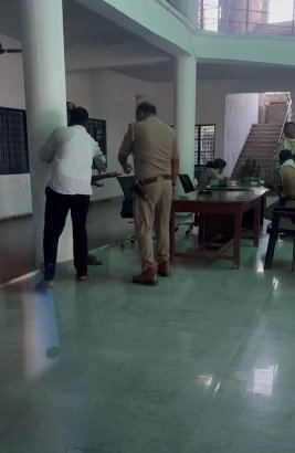 Video of Yogi government's police beating the victim with a belt at the police station when he demanded justice goes viral