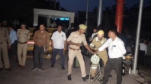 Ayodhya: Mock drill to deal with emergency like war, two blackouts, bomb blasts and fire extinguishing exercises were done