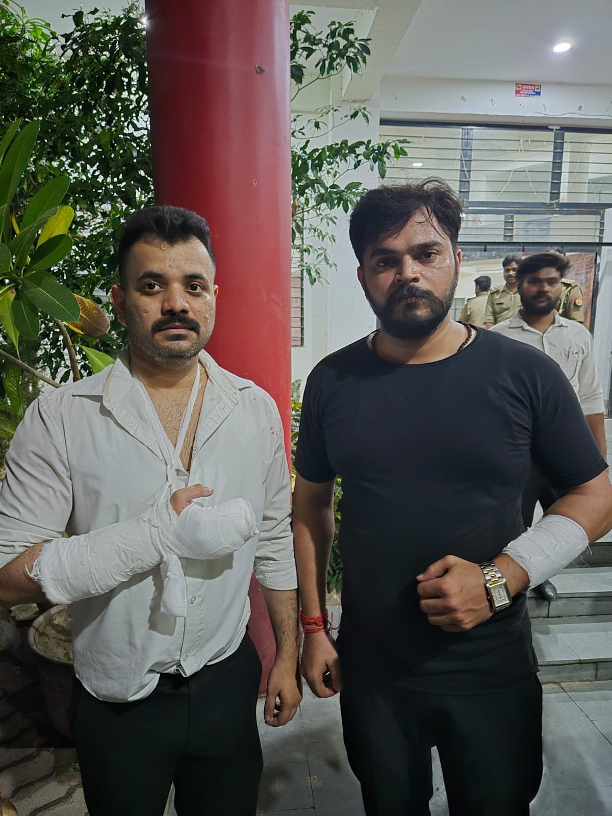 Lucknow: Deadly attack on lawyers in Vibhutikhand, advocates Abhishek Tripathi and Raghavendra Pandey injured