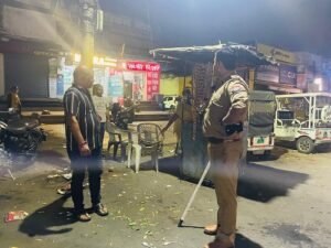 Lucknow: Kaiserbagh police strict on late night drinkers, will get final warning, then strict action will be taken