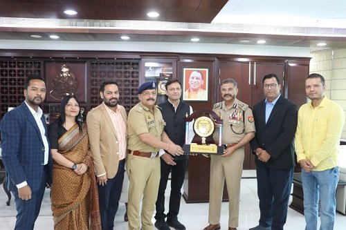 UP Police gets two prestigious awards in digital empowerment, DGP Prashant Kumar gets 'Digital Visionary Award'