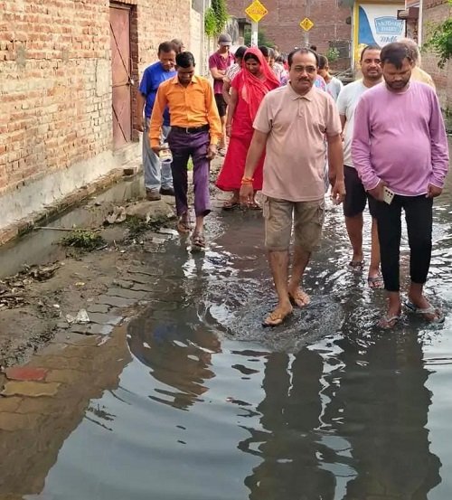 Lucknow: Serious problem of waterlogging in Azad Nagar of Sarojini Nagar II ward, councilor demanded immediate solution