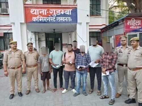 Lucknow: Gudamba police returned lost mobiles, brought smiles back on people's faces - won public trust