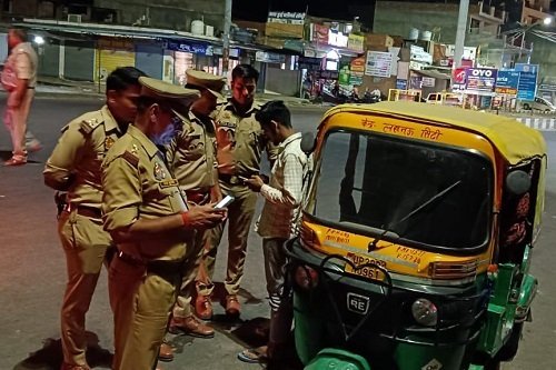 Lucknow: Intensive checking campaign against suspicious auto and e-rickshaw drivers in Para police station area