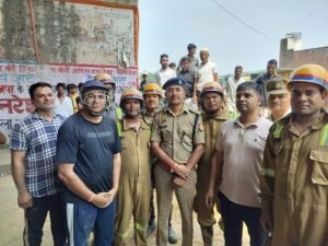 There is also such a face of Hapur police which is full of humanity