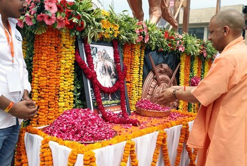 Lucknow: On Maharana Pratap Jayanti, CM Yogi inaugurated the statue beautification, expressed his views