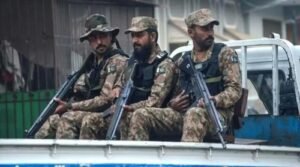 Pakistan: Major attack on army convoy on Karachi-Quetta highway, 32 soldiers killed
