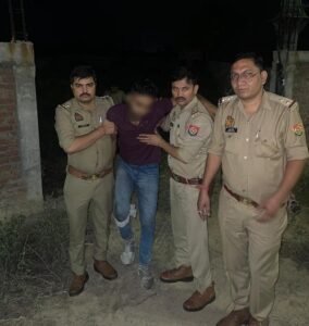 A policeman was injured in an encounter between police and a criminal in Anand Vihar, Hapur