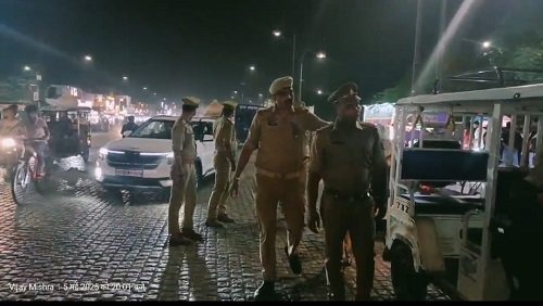 Police strictness in Ghantaghar area, special focus on women safety and encroachment - Foot patrol campaign conducted under the direction of DCP Western Zone