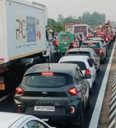 Lucknow Hours long traffic jam on Kanpur road, vehicles struggled from evening till night