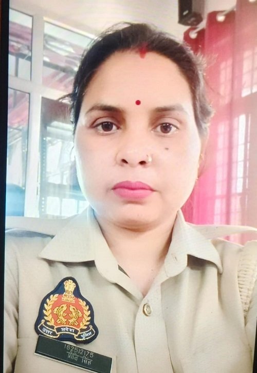 Muzaffarnagar: Uncontrolled car hits highway railing, female head constable dies a painful death