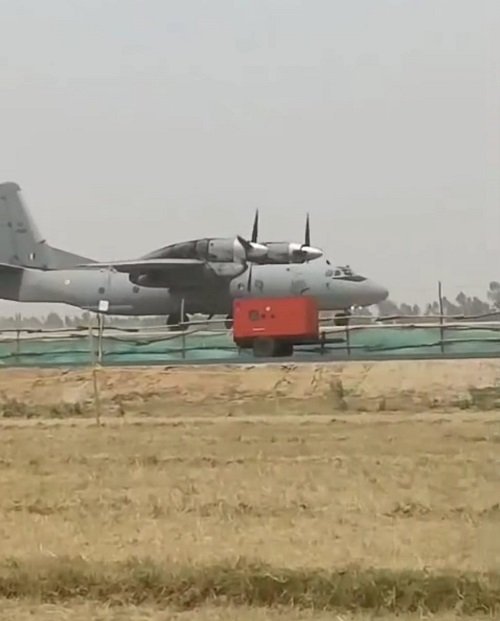 "Touch and Go" rehearsal of fighter planes on Ganga Expressway in Shahjahanpur, night landing facility will be available soon